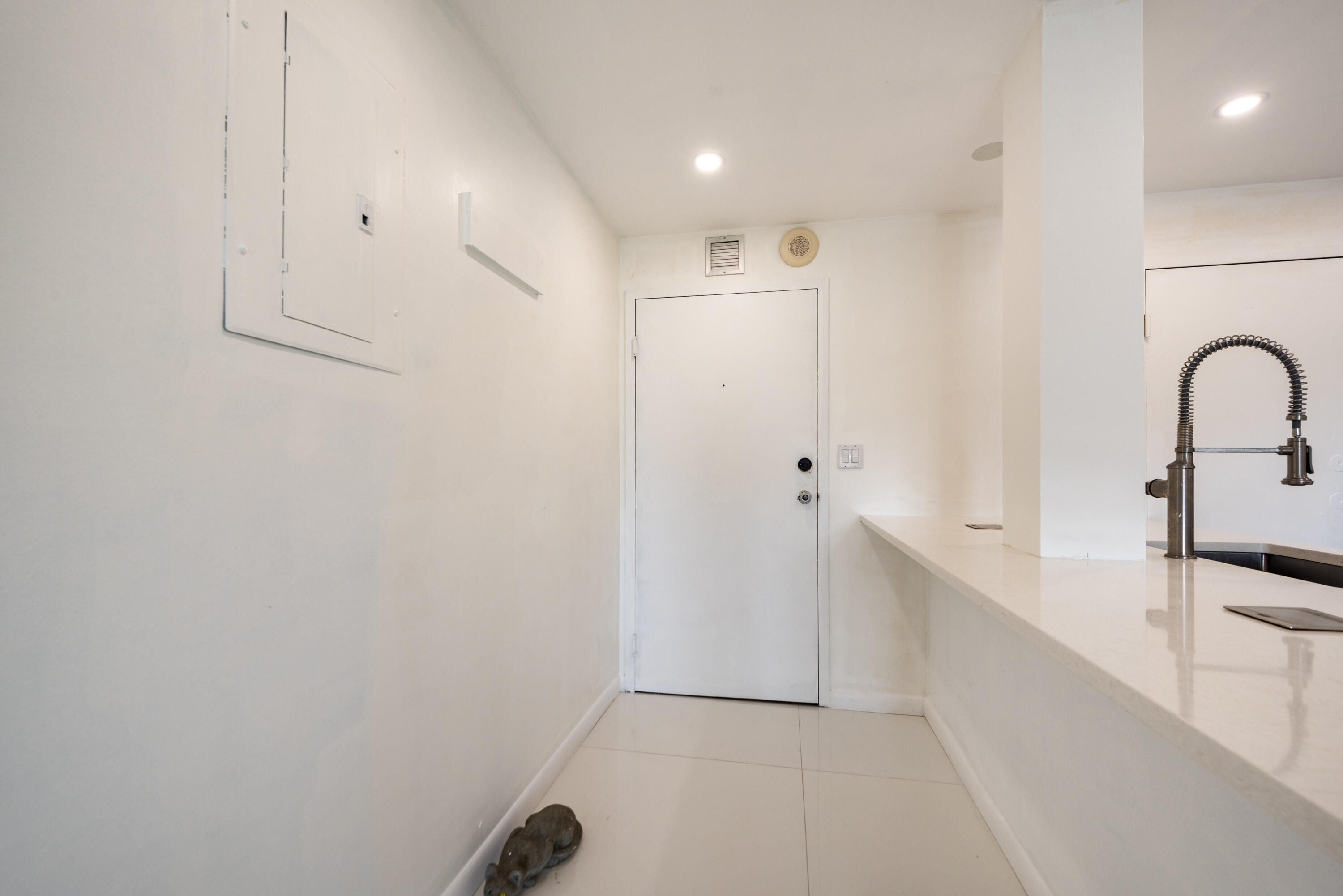 VICTORIA PARK TOWER CONDO - Residential