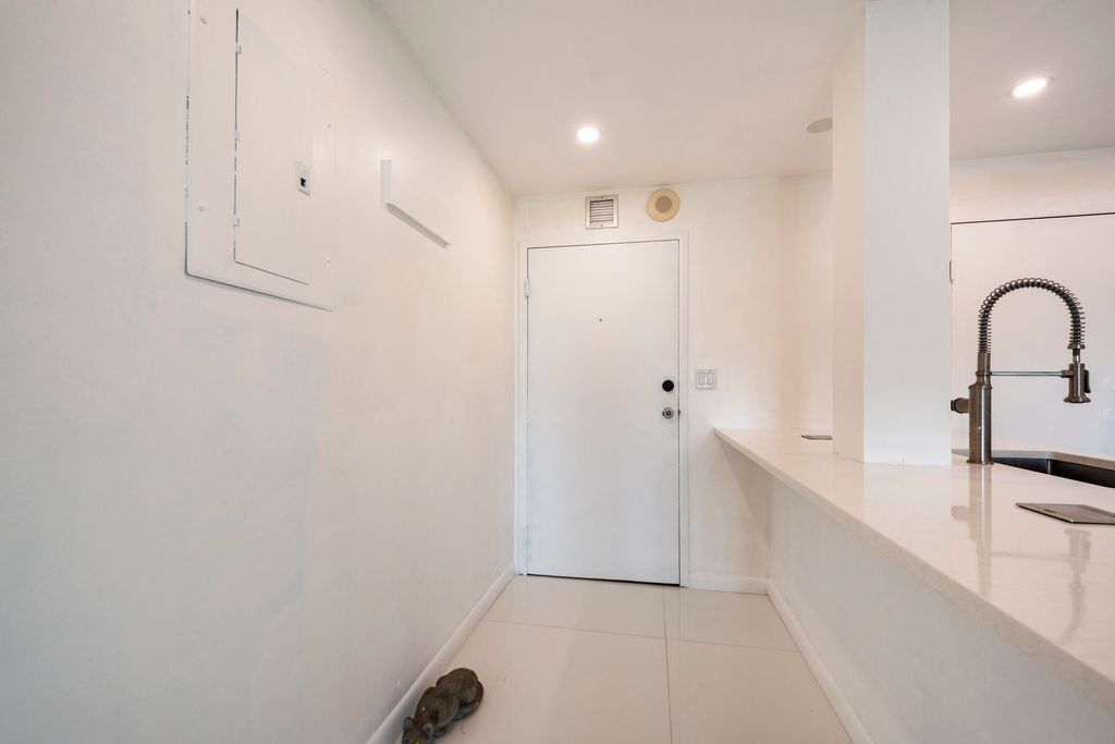 Photo of 900 NE 18th Avenue #408, Fort Lauderdale, FL 33304 (MLS # B26021806)