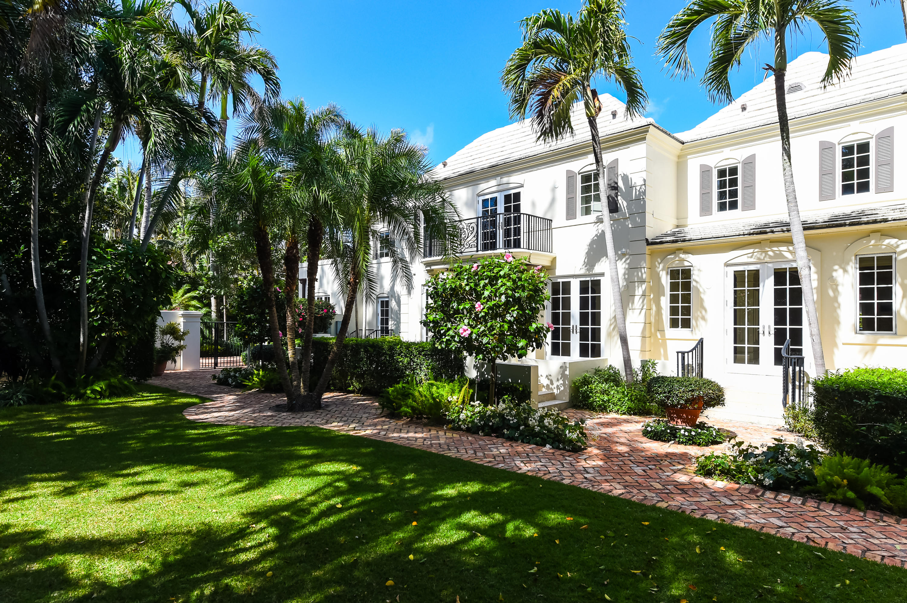 VIA VIZCAYA - Residential