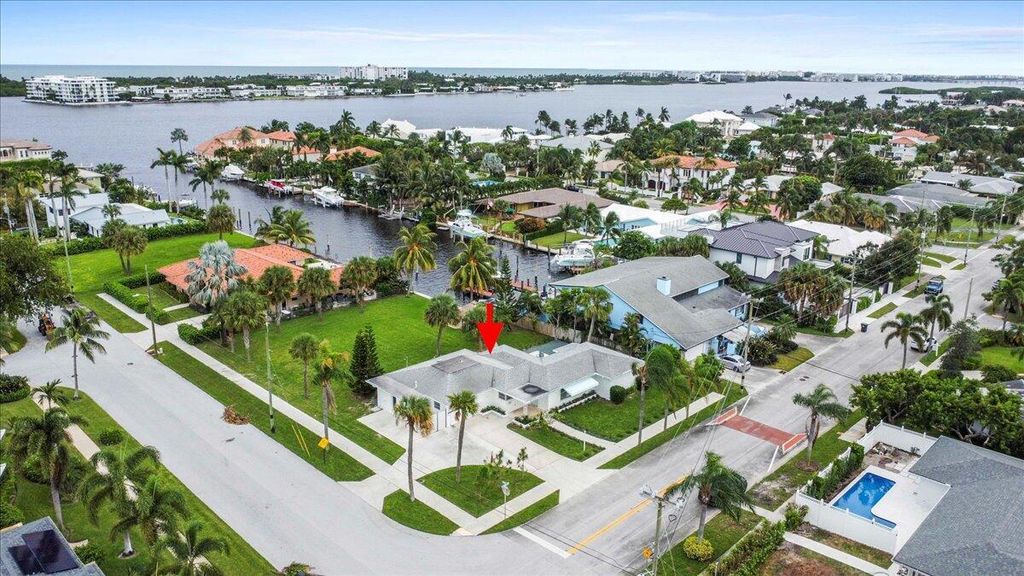 Photo of 2412 N Lakeside Drive, Lake Worth Beach, FL 33460 (MLS # B26029050)