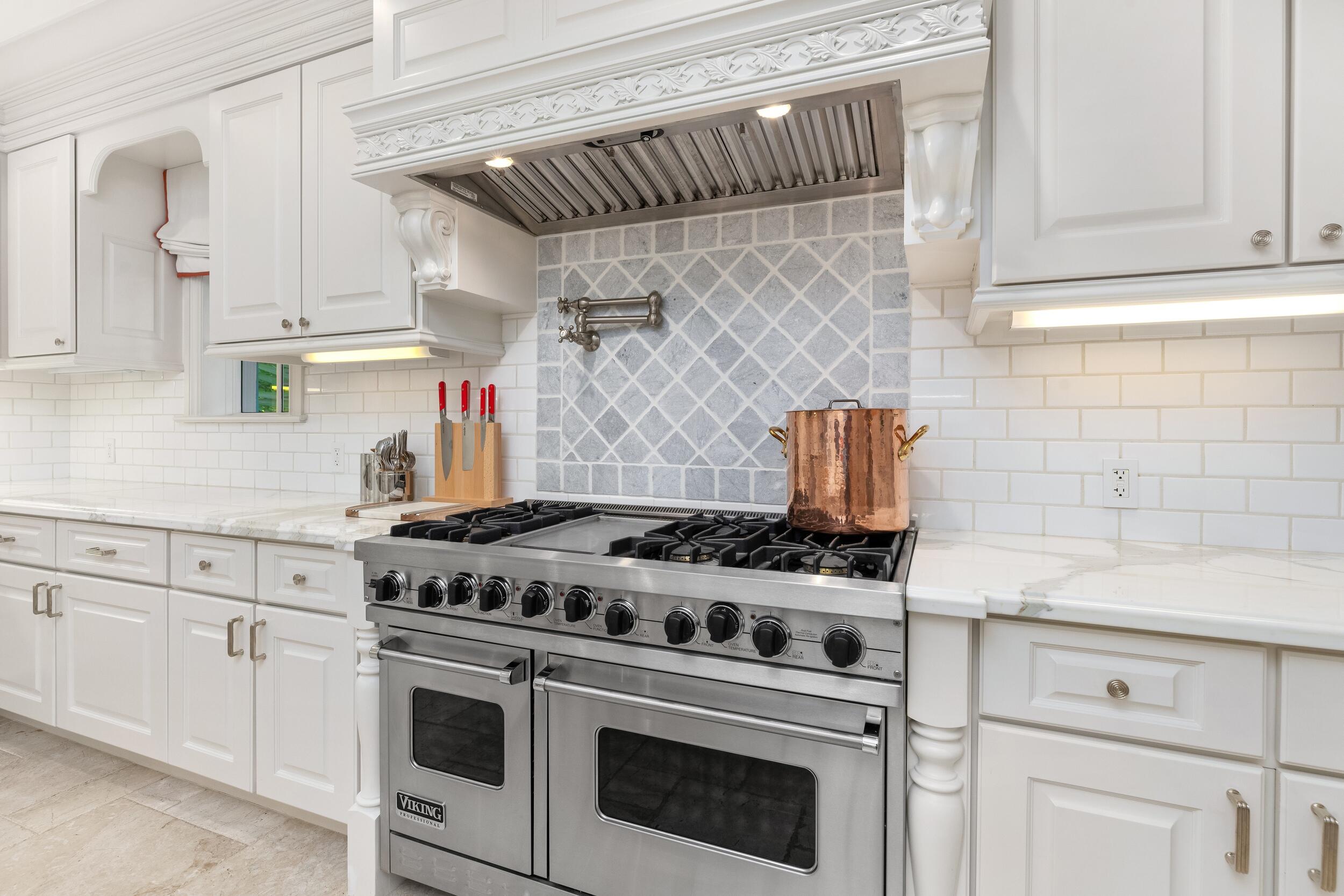 VIA VIZCAYA - Residential