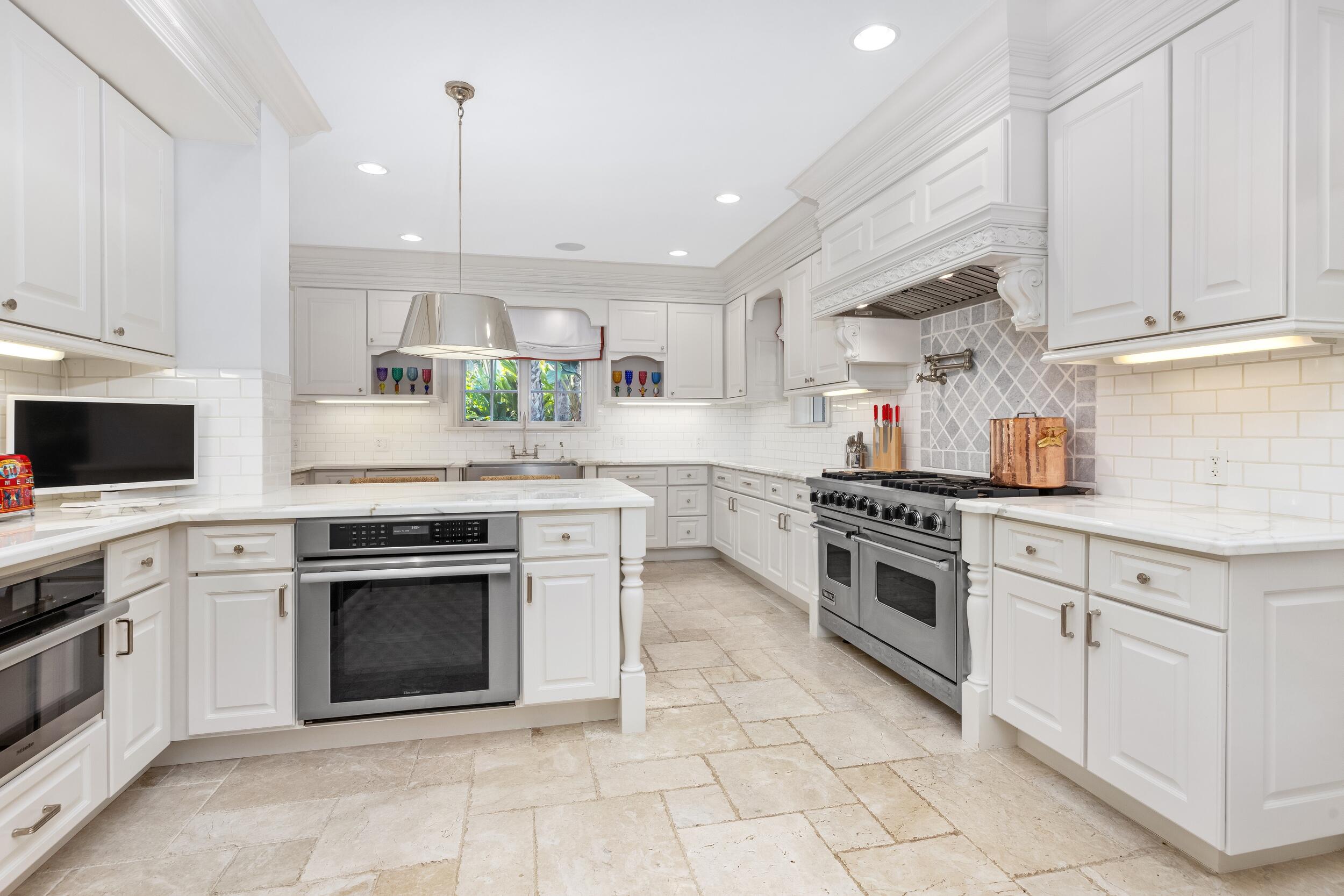 VIA VIZCAYA - Residential