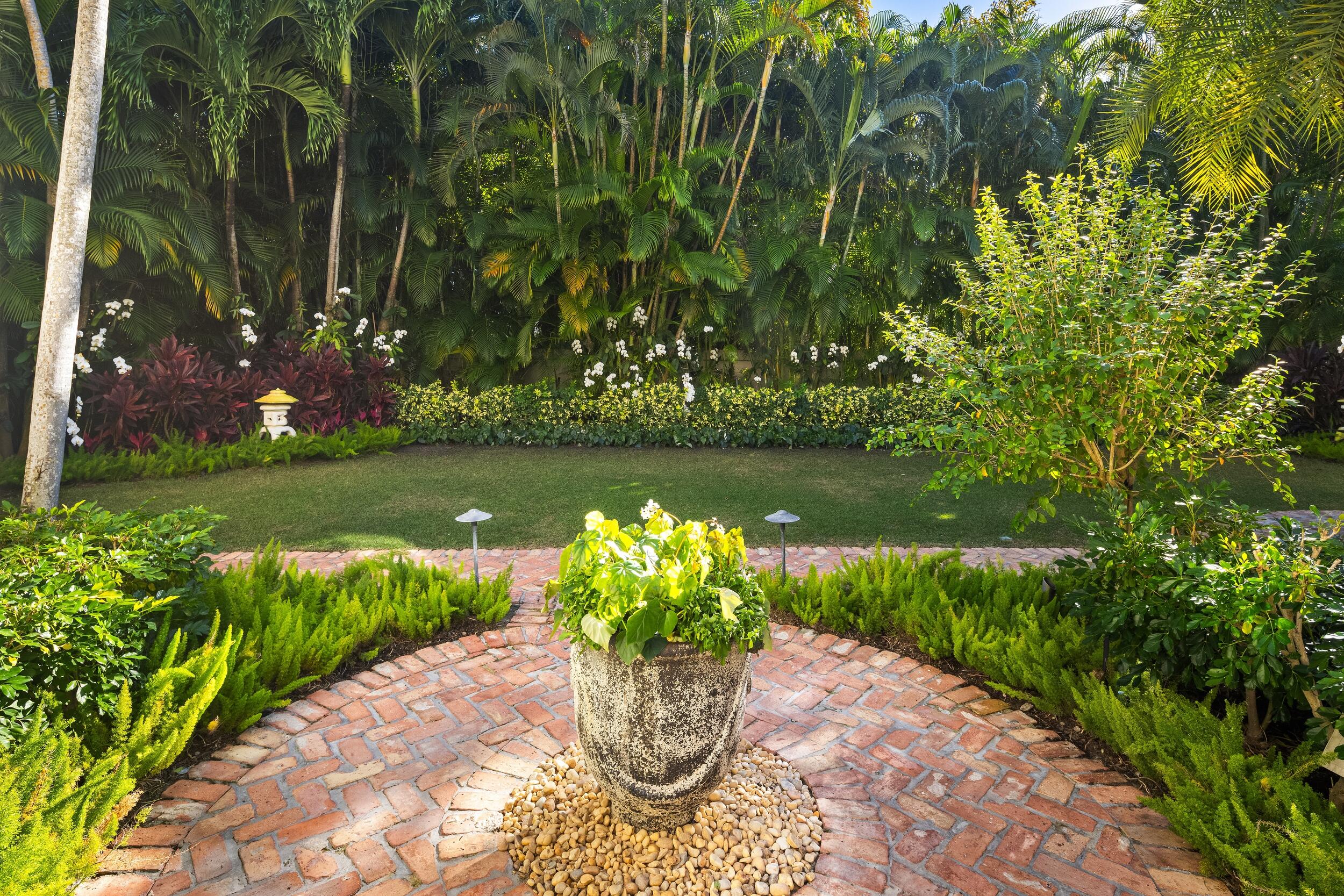 VIA VIZCAYA - Residential