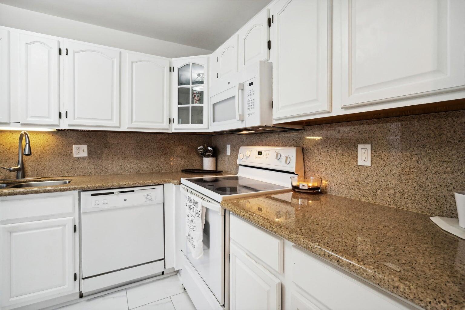 2835 SW 13th Street 204