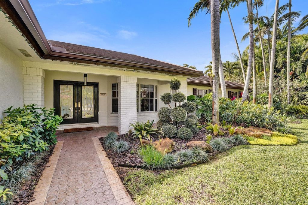 Photo of 2825 SW 132nd Way, Davie, FL 33330 (MLS # F10550087)