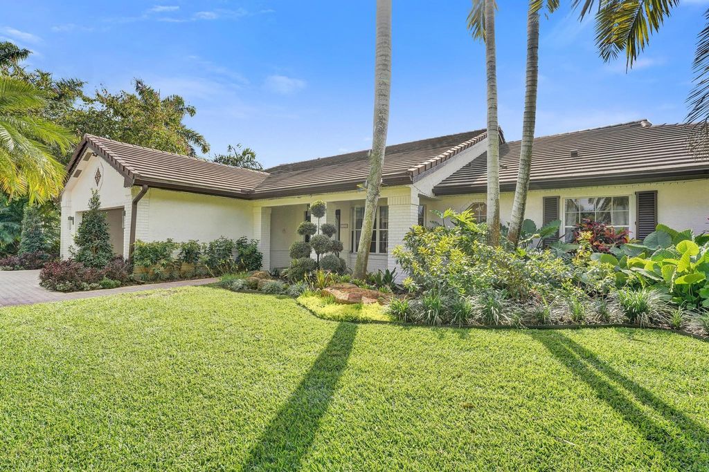 Photo of 2825 SW 132nd Way, Davie, FL 33330 (MLS # F10550087)