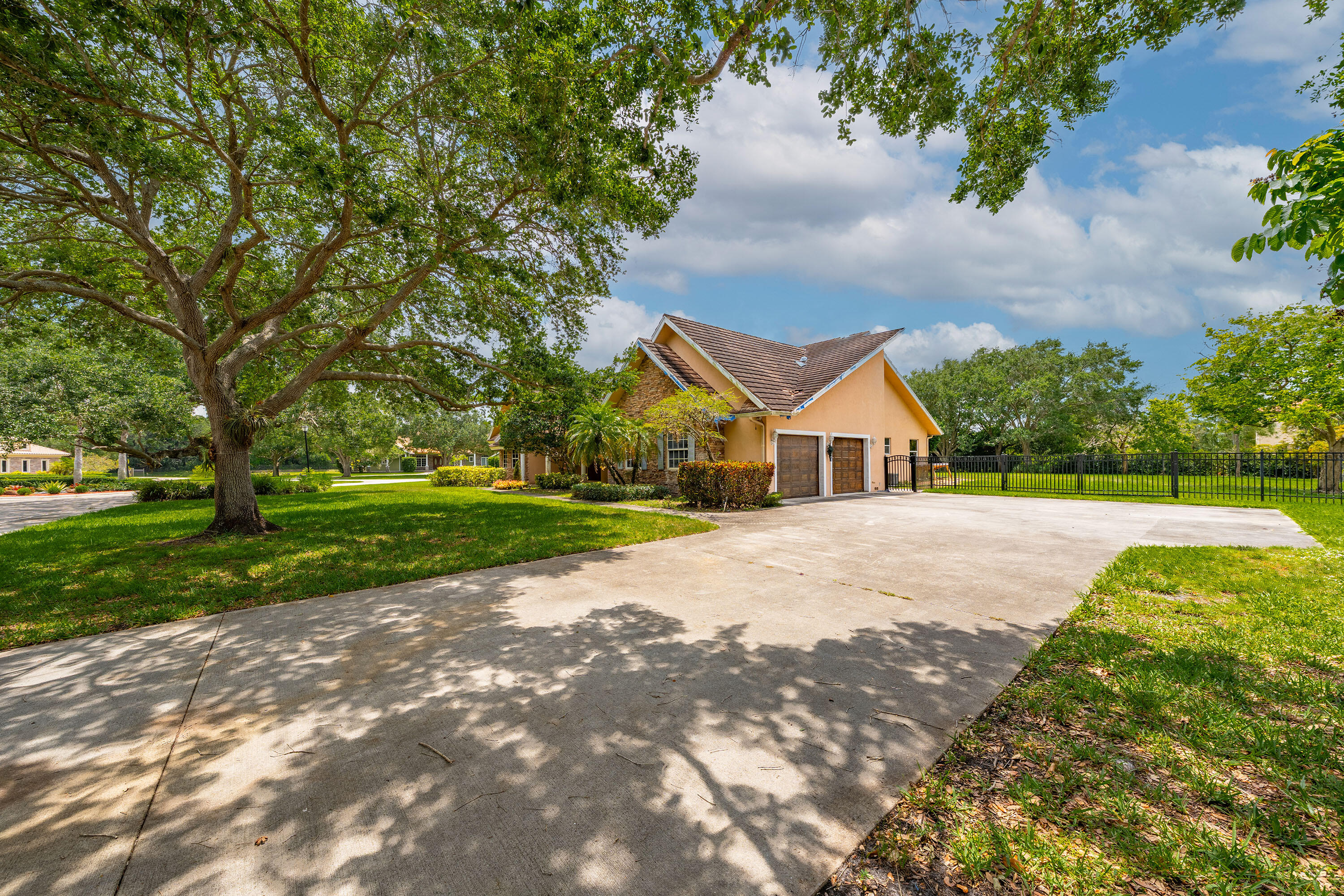 HICKS ESTATES - Residential