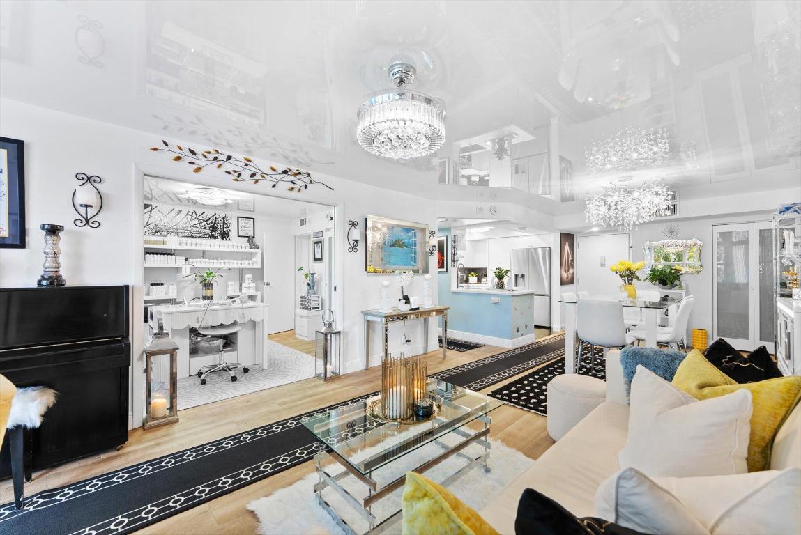 1160 N Federal Highway 221