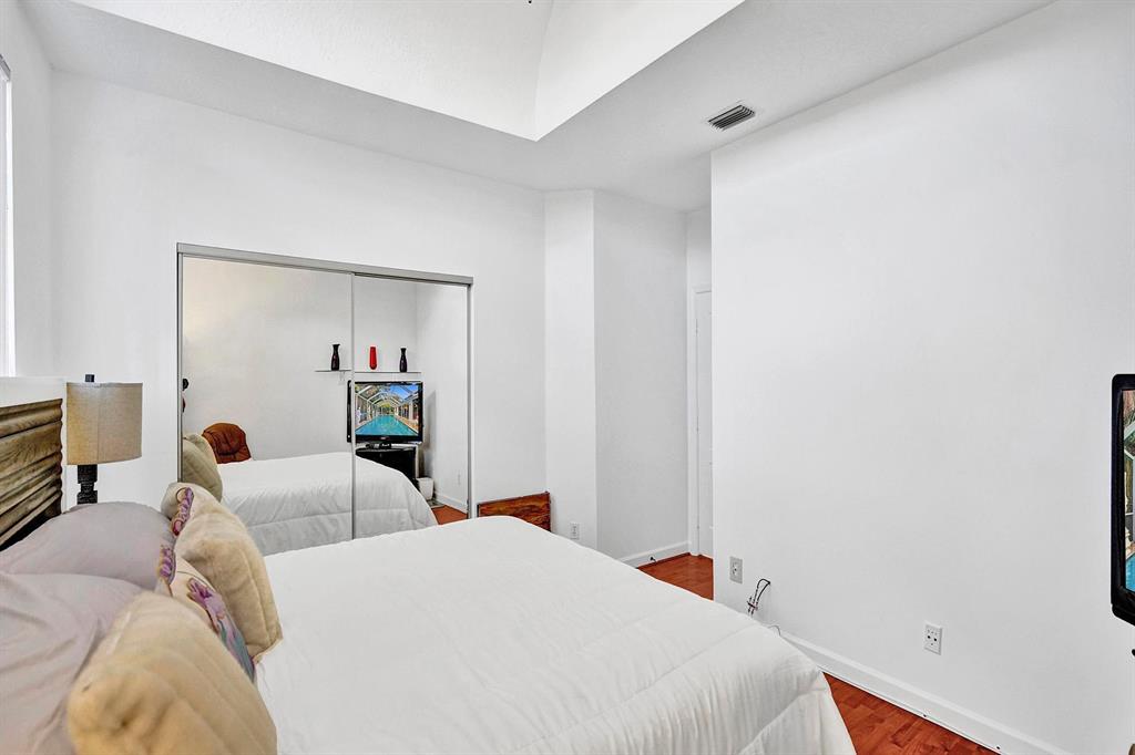 ABERDEEN 9 - Residential