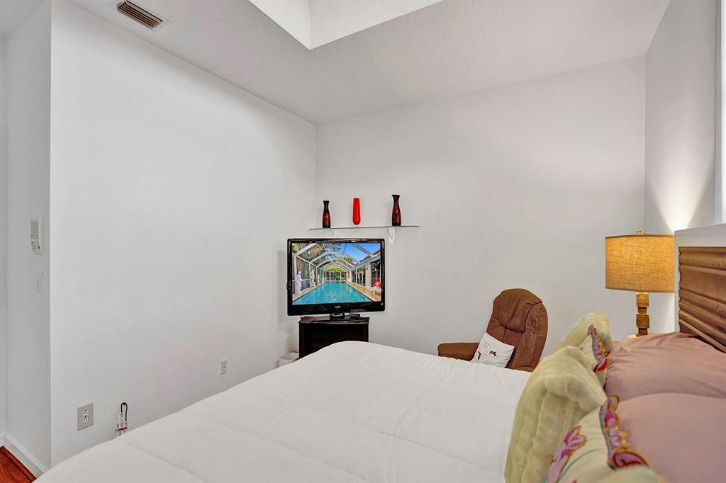 ABERDEEN 9 - Residential