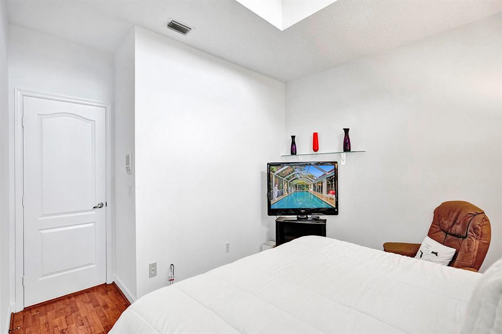 ABERDEEN 9 - Residential