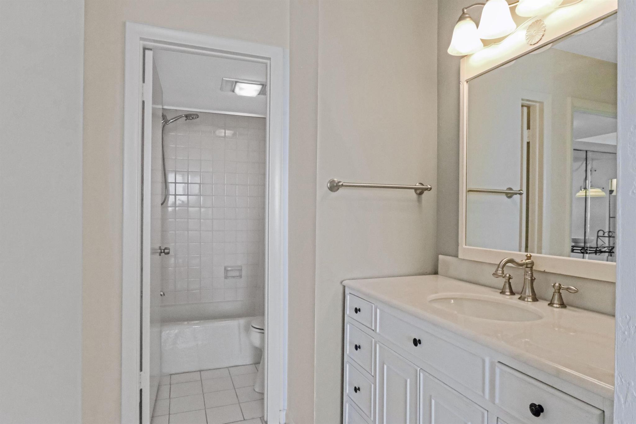 OCEAN VILLAS CONDO APTS - Residential Lease