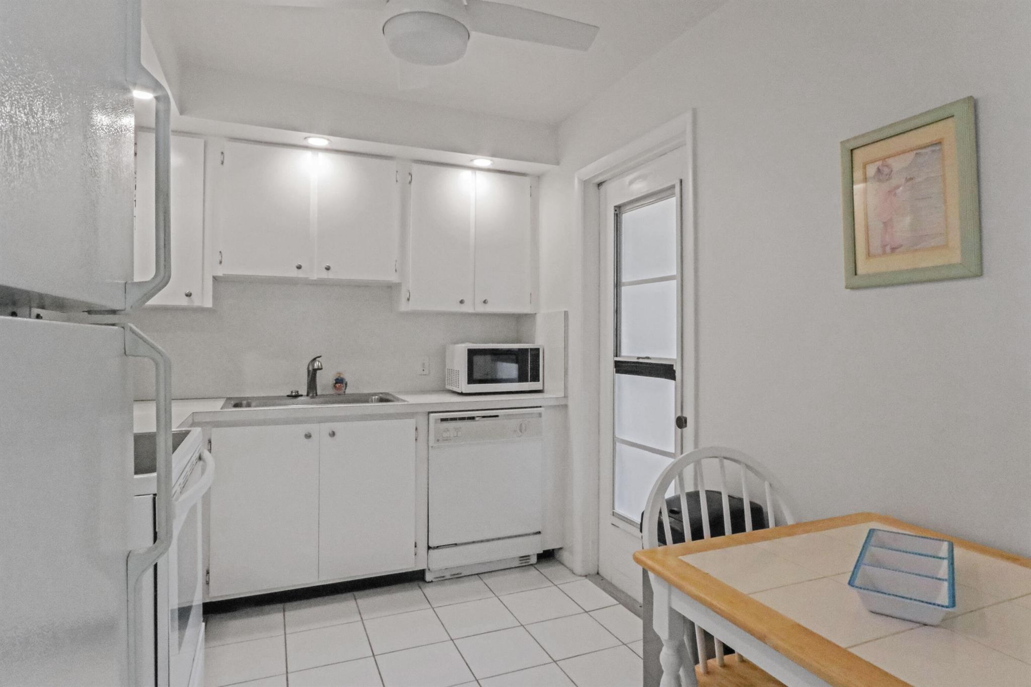 OCEAN VILLAS CONDO APTS - Residential Lease