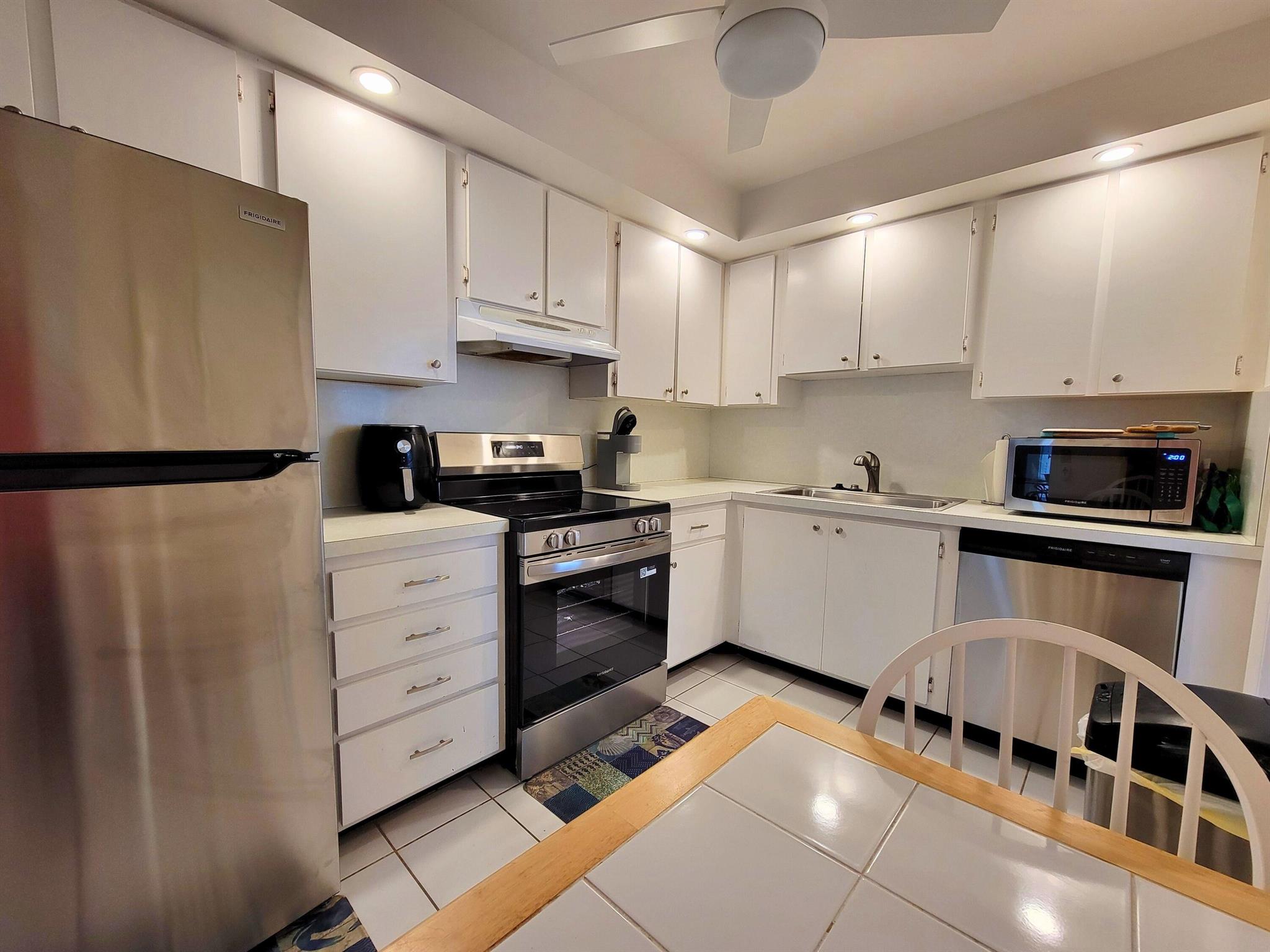 OCEAN VILLAS CONDO APTS - Residential Lease