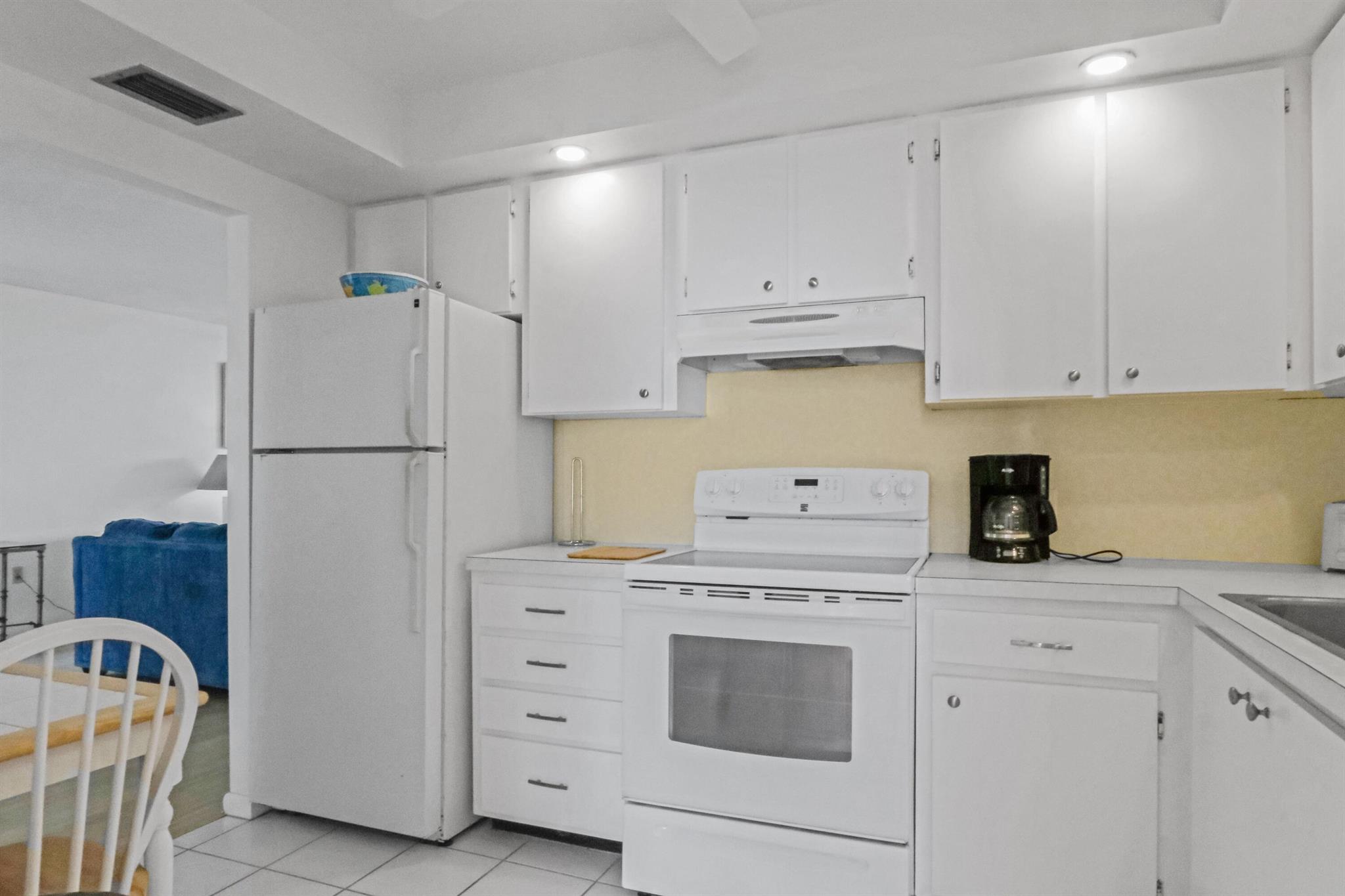 OCEAN VILLAS CONDO APTS - Residential Lease