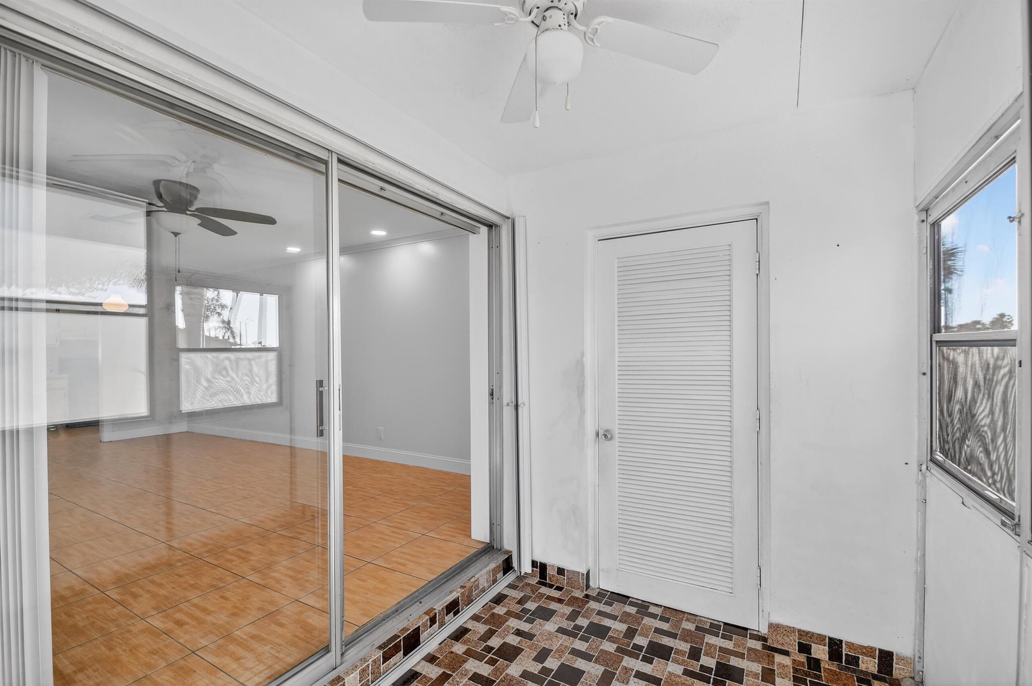 CRESTHAVEN VILLAS CONDO 2 - Residential