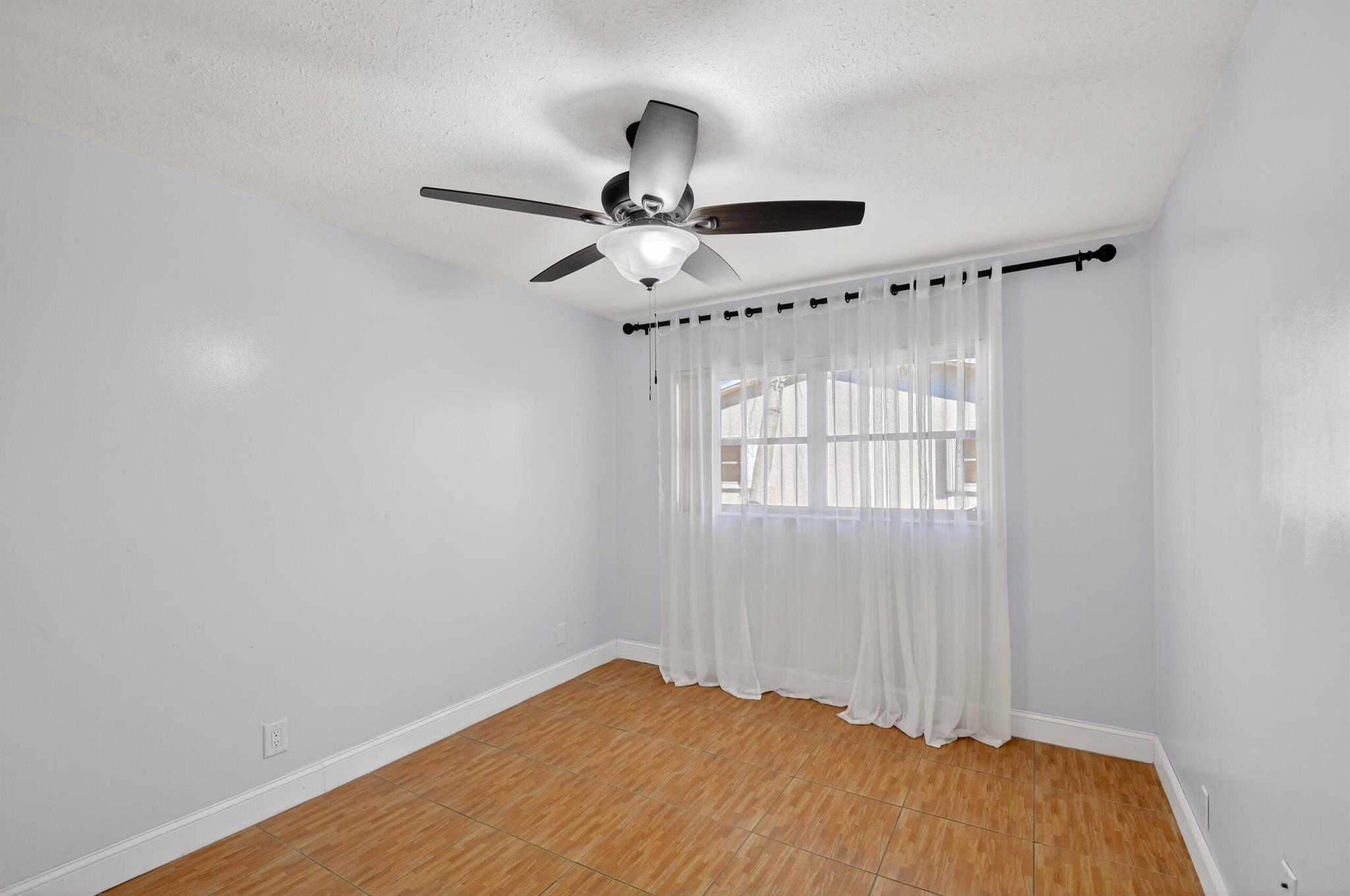 CRESTHAVEN VILLAS CONDO 2 - Residential