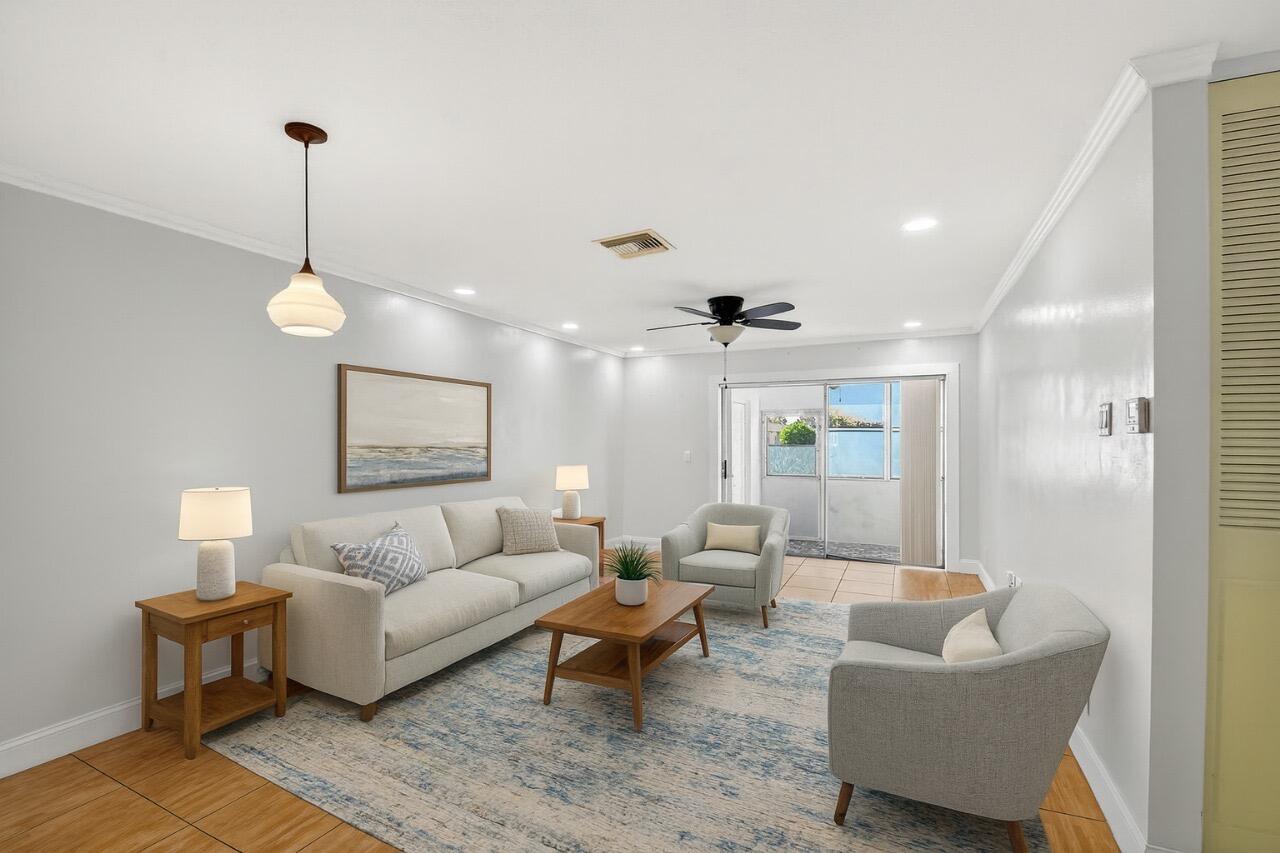 CRESTHAVEN VILLAS CONDO 2 - Residential