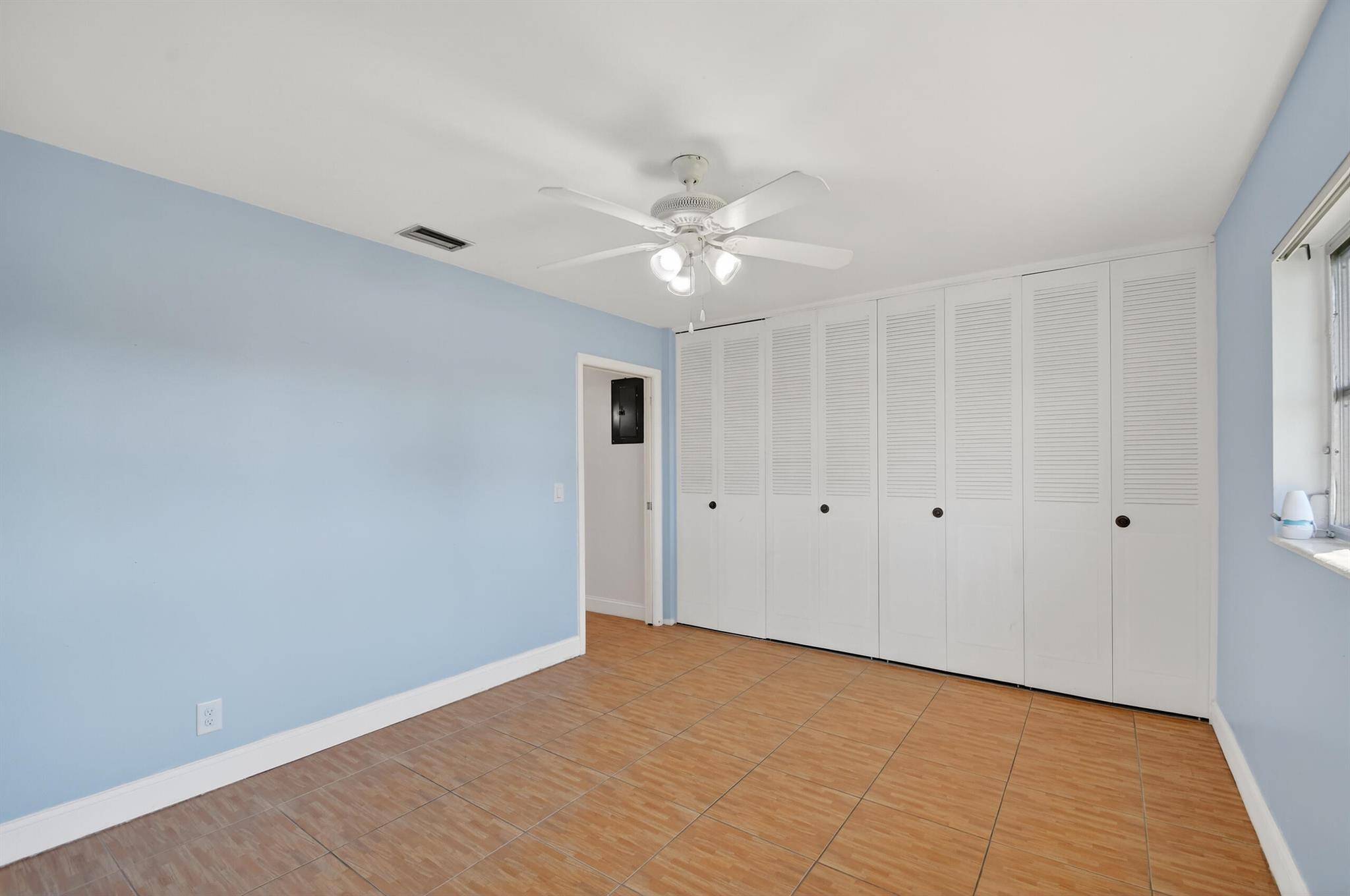 CRESTHAVEN VILLAS CONDO 2 - Residential