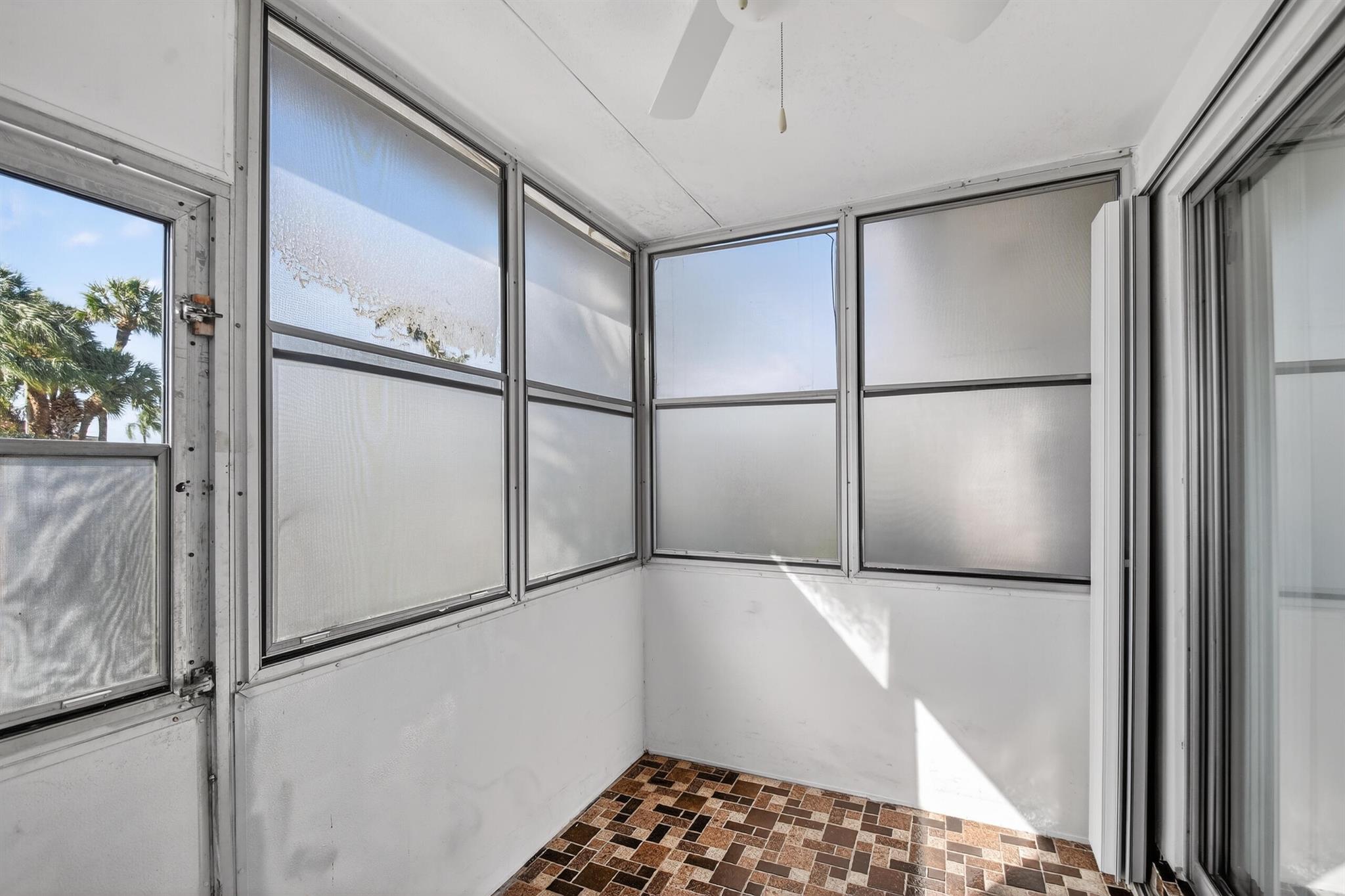 CRESTHAVEN VILLAS CONDO 2 - Residential