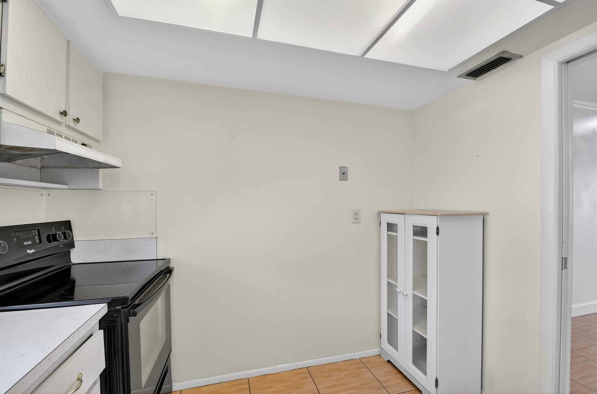 CRESTHAVEN VILLAS CONDO 2 - Residential