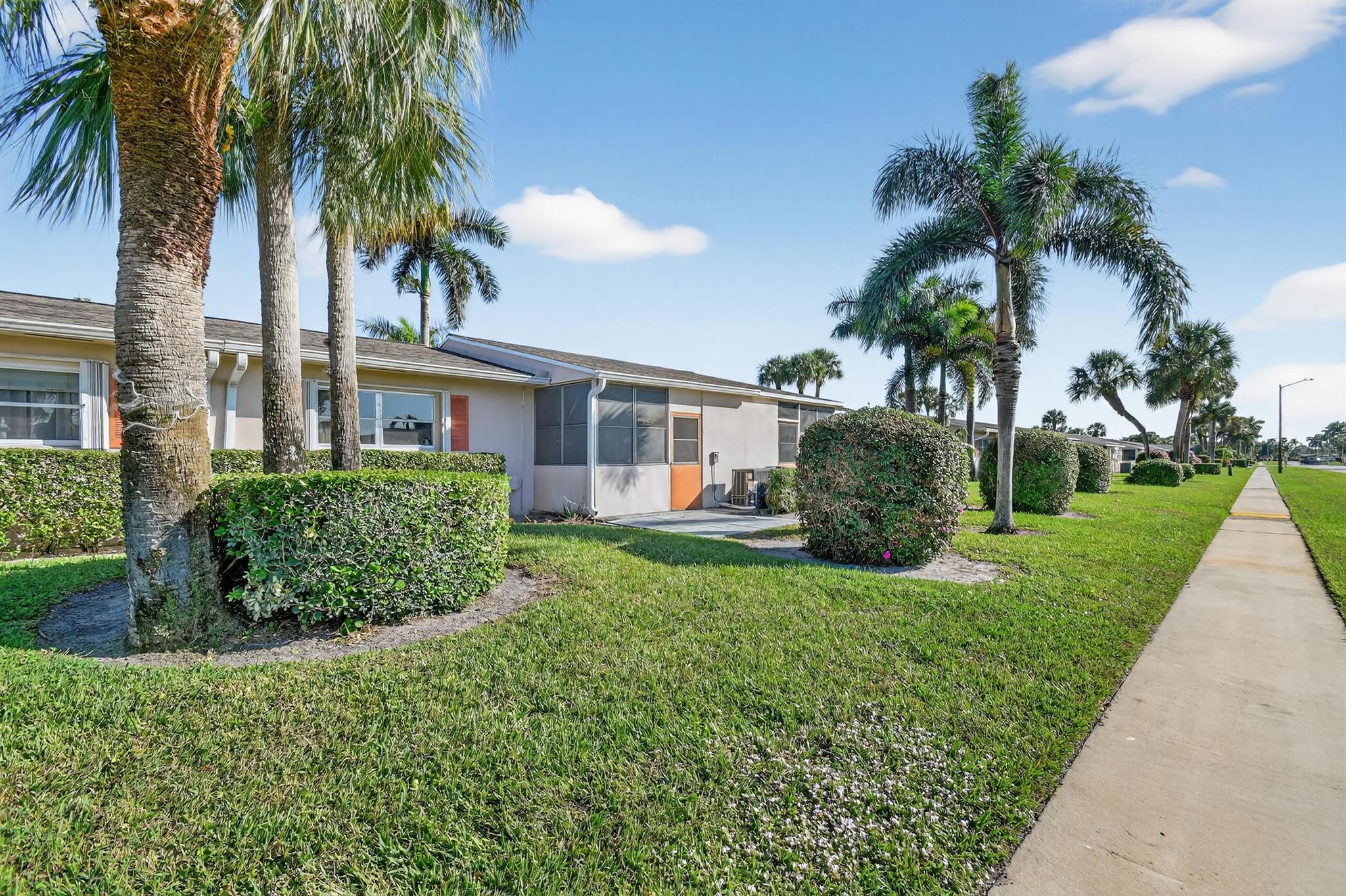 CRESTHAVEN VILLAS CONDO 2 - Residential