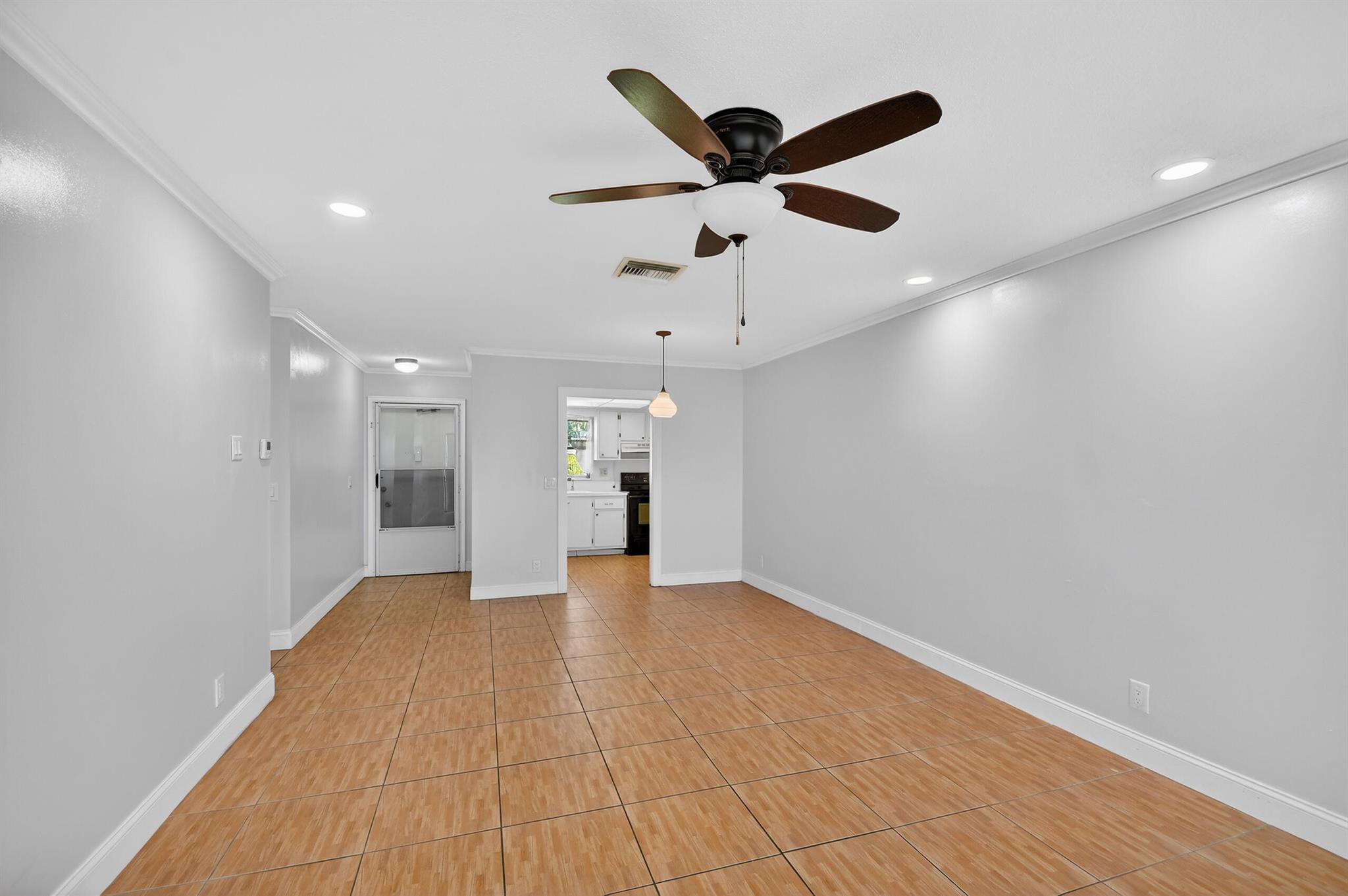 CRESTHAVEN VILLAS CONDO 2 - Residential