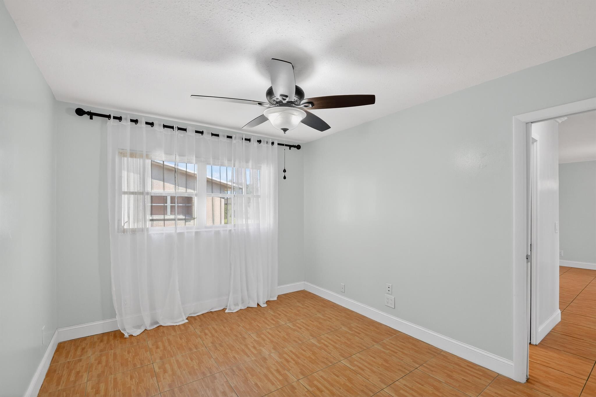 CRESTHAVEN VILLAS CONDO 2 - Residential