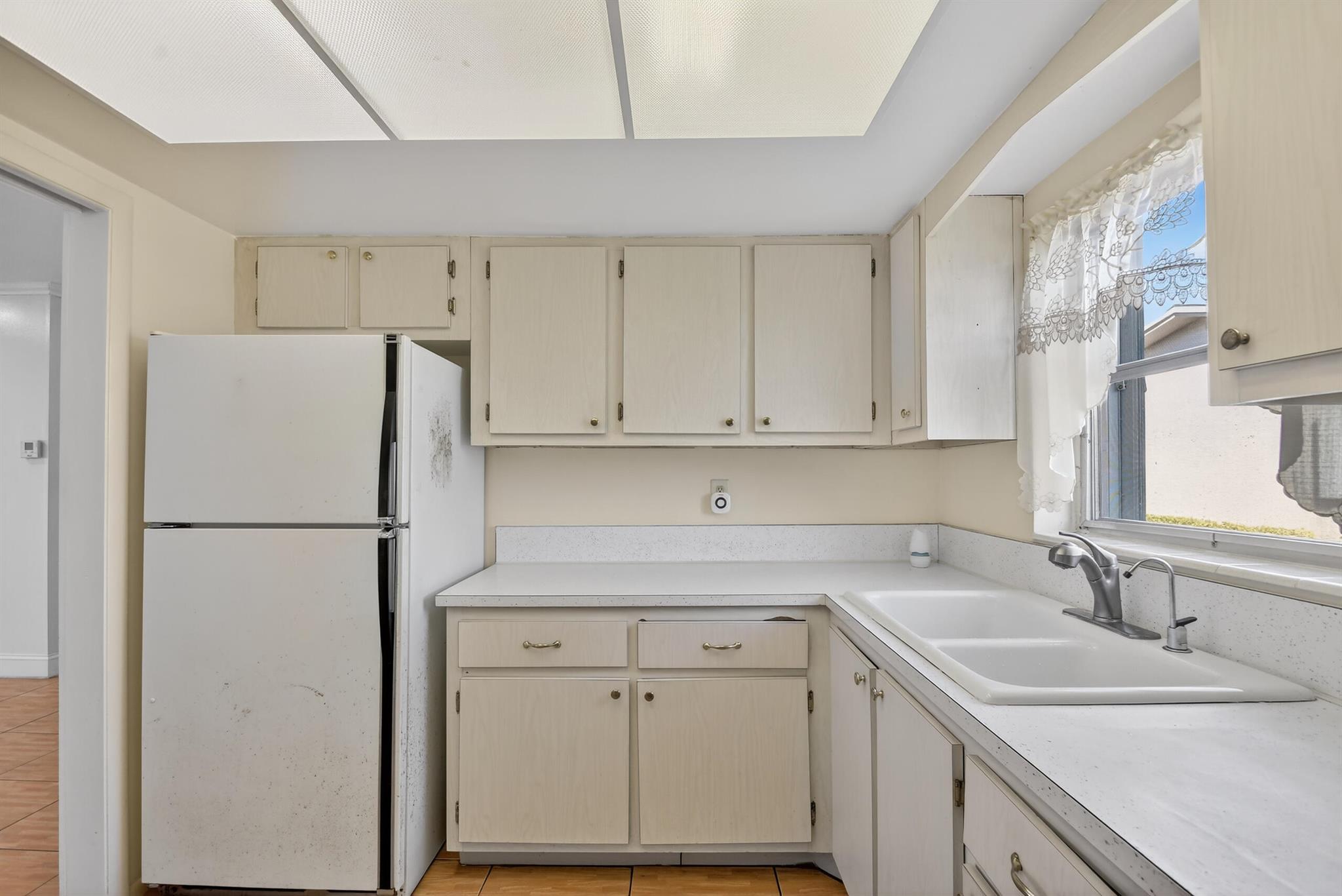 CRESTHAVEN VILLAS CONDO 2 - Residential