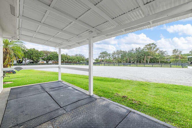 SADDLE TRAIL PARK OF WELLINGTON - Residential