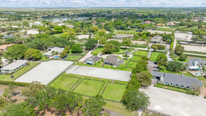 SADDLE TRAIL PARK OF WELLINGTON - Residential