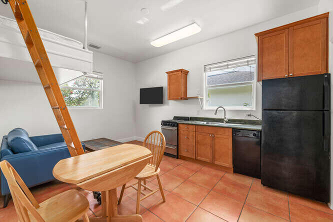 SADDLE TRAIL PARK OF WELLINGTON - Residential