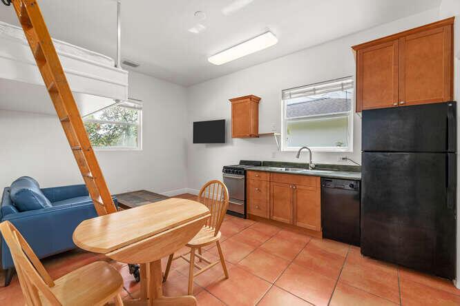 SADDLE TRAIL PARK OF WELL - Residential