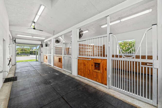 SADDLE TRAIL PARK OF WELL - Residential