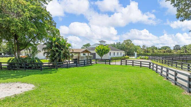 SADDLE TRAIL PARK OF WELL - Residential