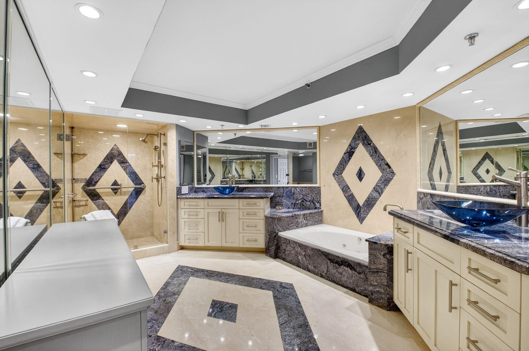 PARKER HIGHLAND CONDO - Residential