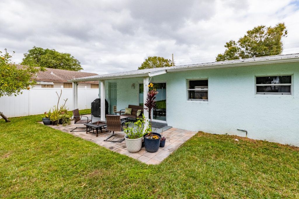 Photo of 4508 SE Chatham Avenue, Stuart, FL 34997 (MLS # R11119189)