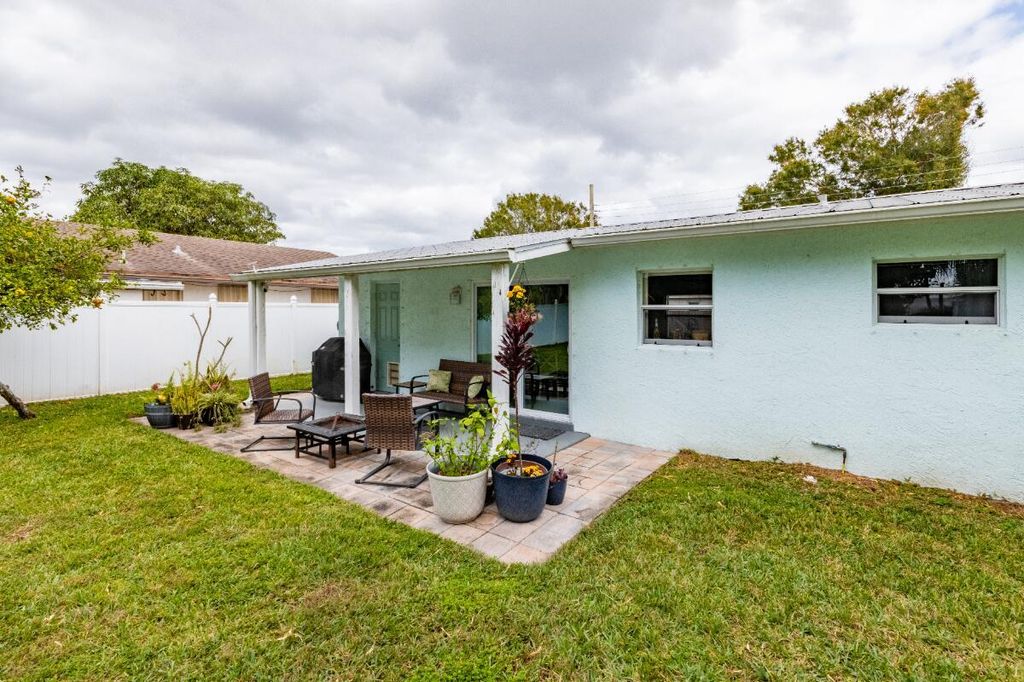 Photo of 4508 SE Chatham Avenue, Stuart, FL 34997 (MLS # R11119189)