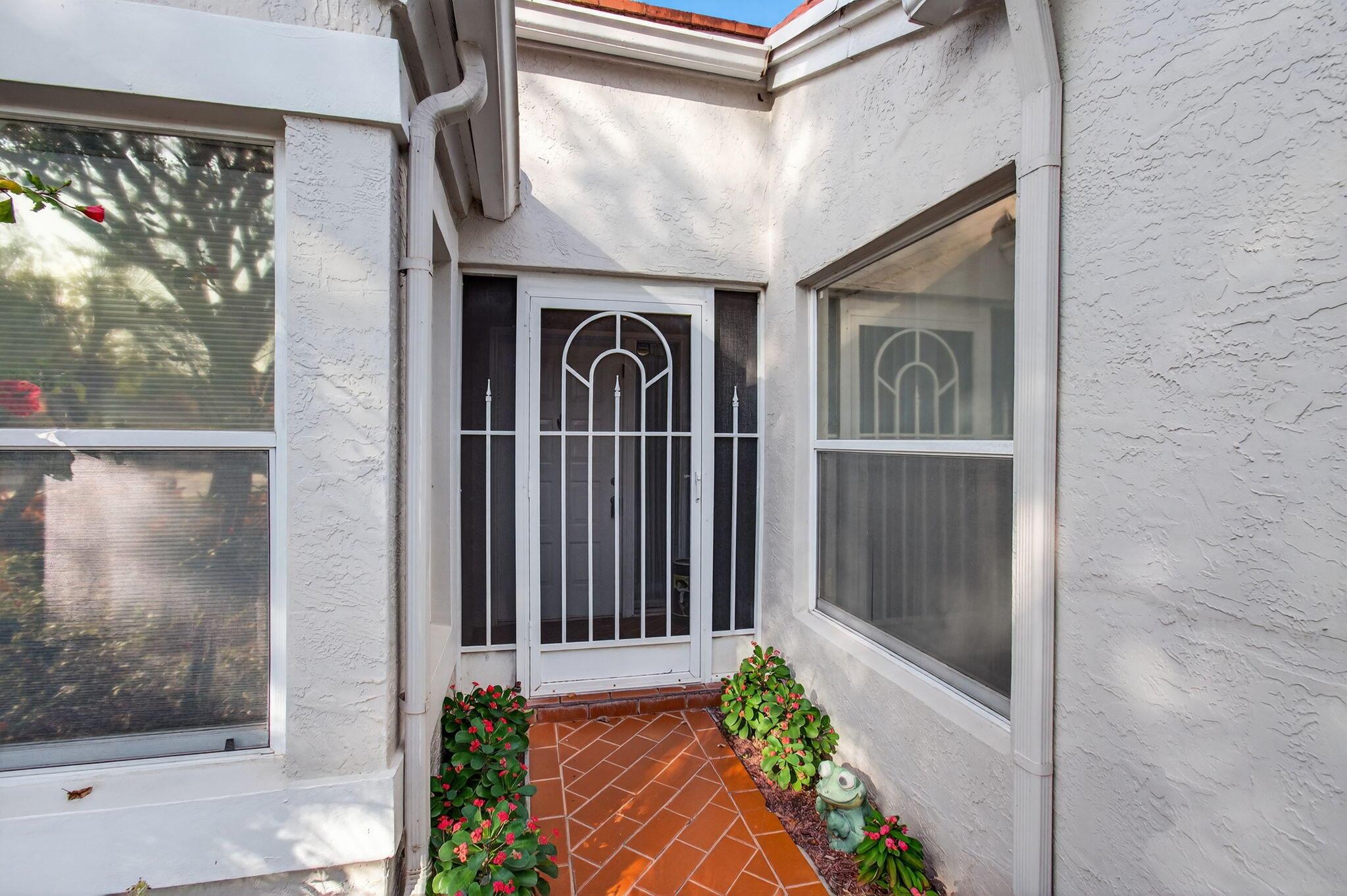 CORAL LAKES - Residential