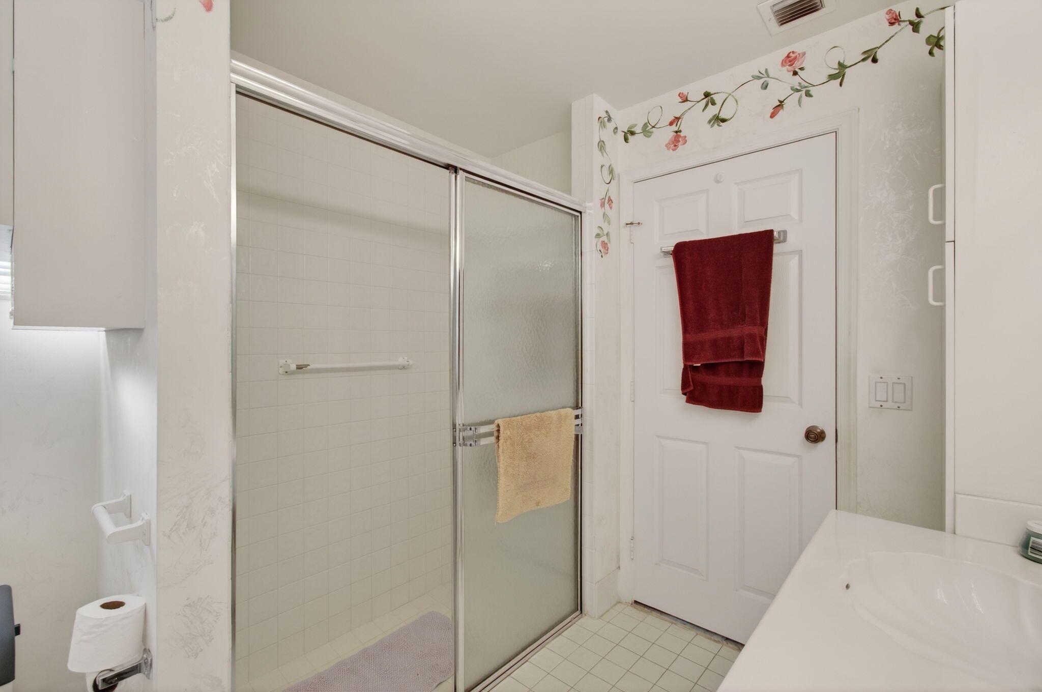 CORAL LAKES - Residential