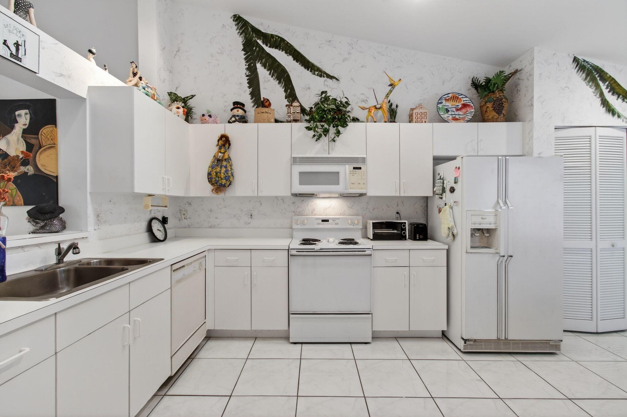 CORAL LAKES - Residential