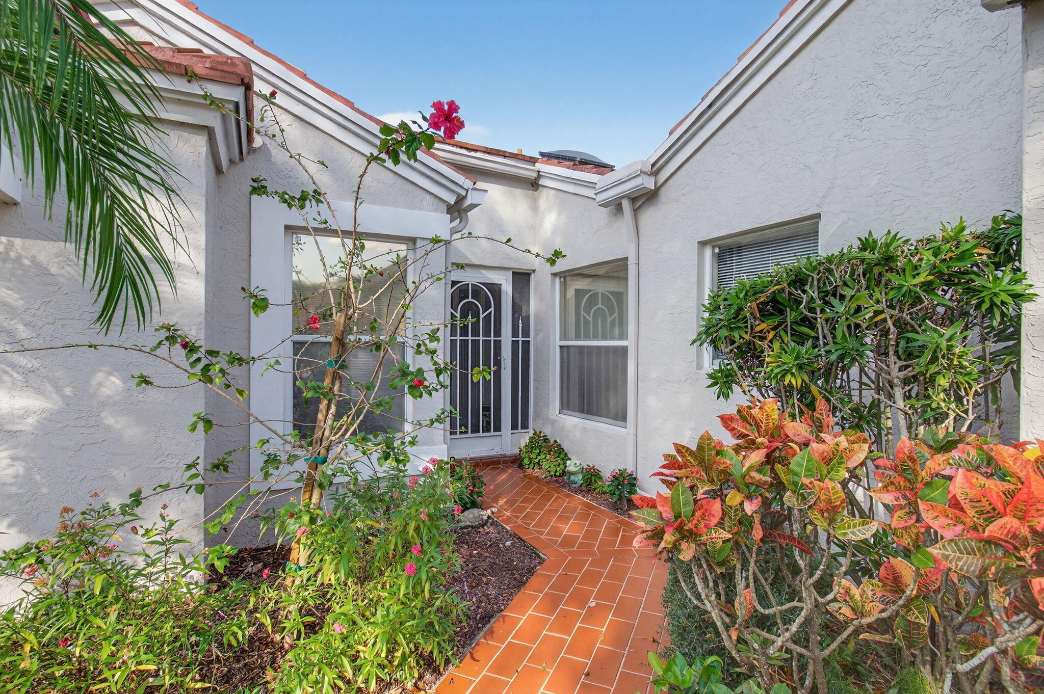 CORAL LAKES - Residential