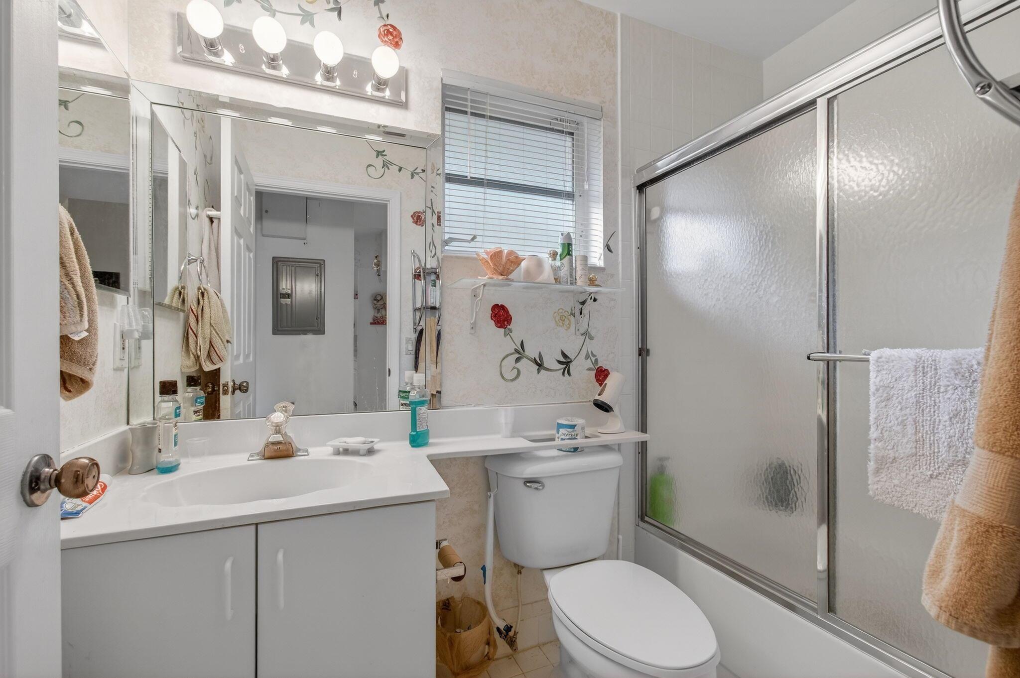 CORAL LAKES - Residential