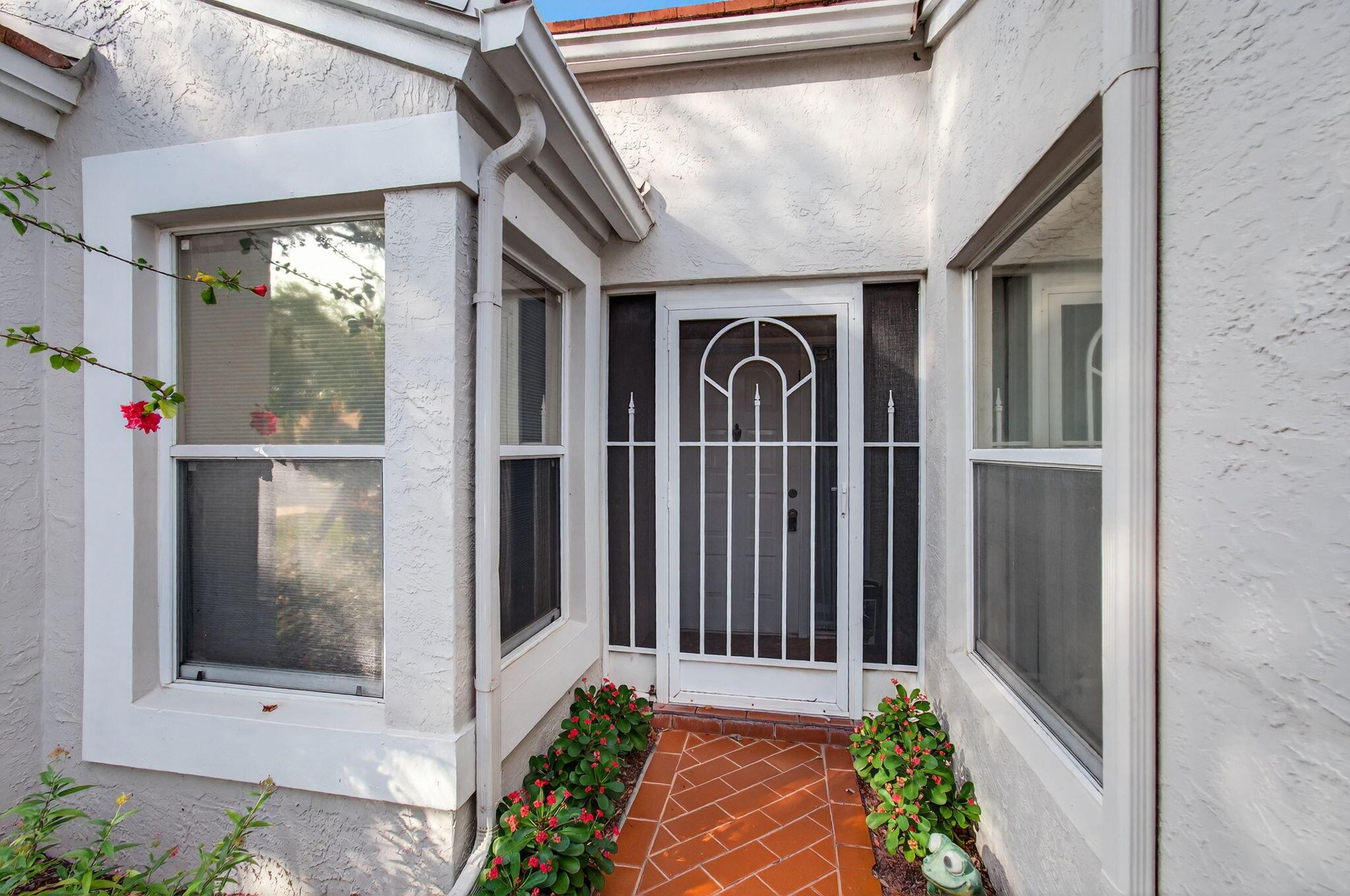 CORAL LAKES - Residential