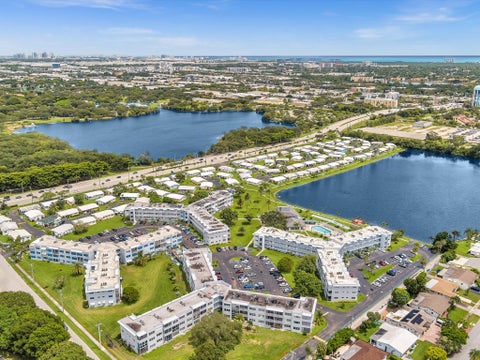 Tiny photo for 2309 Park Lane #316, Hollywood, FL 33021 (MLS # B26077914)