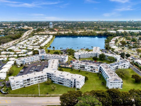 Tiny photo for 2309 Park Lane #316, Hollywood, FL 33021 (MLS # B26077914)