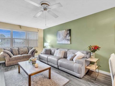 Tiny photo for 2309 Park Lane #316, Hollywood, FL 33021 (MLS # B26077914)