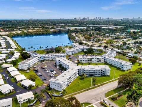 Tiny photo for 2309 Park Lane #316, Hollywood, FL 33021 (MLS # B26077914)