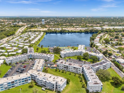 Tiny photo for 2309 Park Lane #316, Hollywood, FL 33021 (MLS # B26077914)