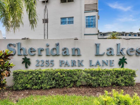 Tiny photo for 2309 Park Lane #316, Hollywood, FL 33021 (MLS # B26077914)